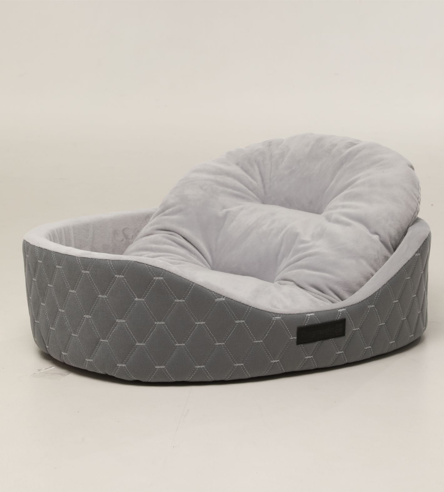 Лежак для животных DOG MODA стеганный круглый, серый 60х45х16см